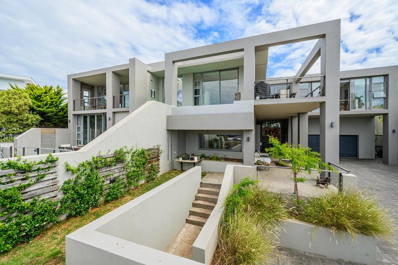 5 Bedroom Property for Sale in Humerail Eastern Cape